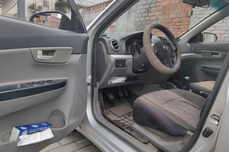 Used CHANGAN Alsvin 2012 Sedan 1.5L Manual Luxury Model Driver Seat