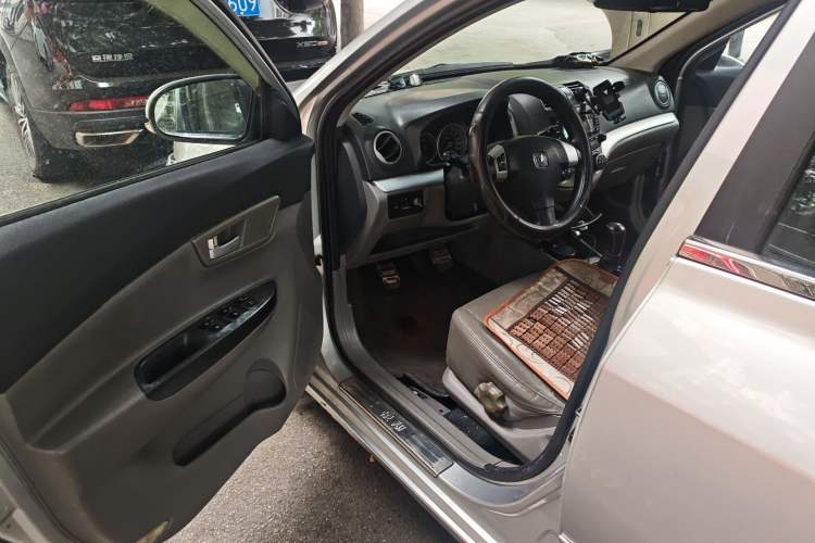 Used CHANGAN Alsvin 2012 Sedan 1.5L Manual Luxury Model Driver Seat