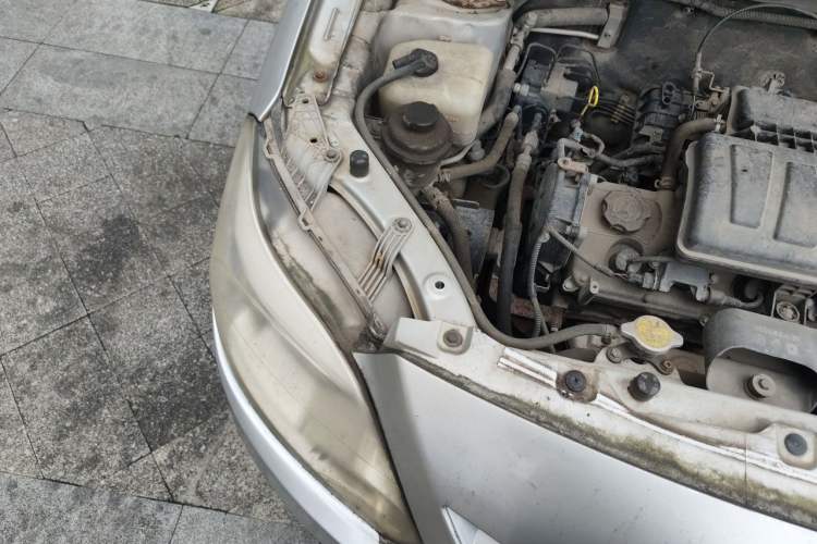Used CHANGAN Alsvin 2012 Sedan 1.5L Manual Comfort Model Engine Bay Right
