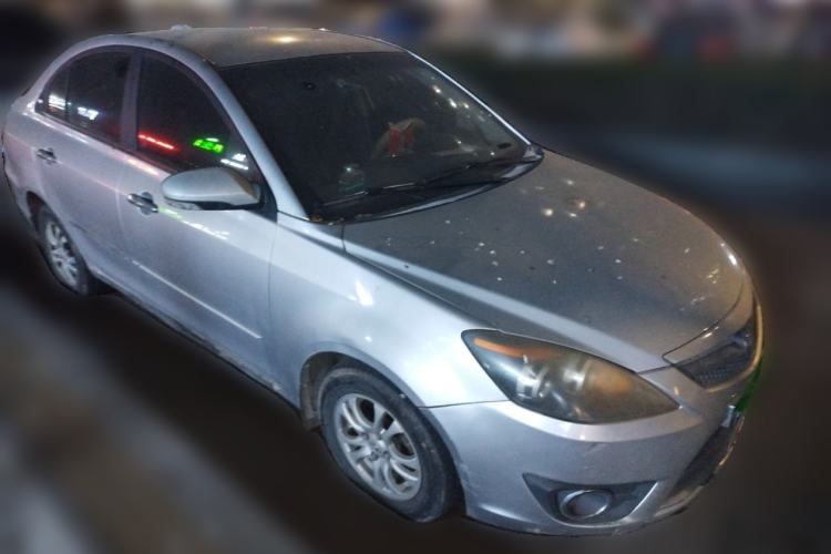 Used CHANGAN Alsvin 2012 Sedan 1.5L Manual Comfort Model Front Right 45 Deg