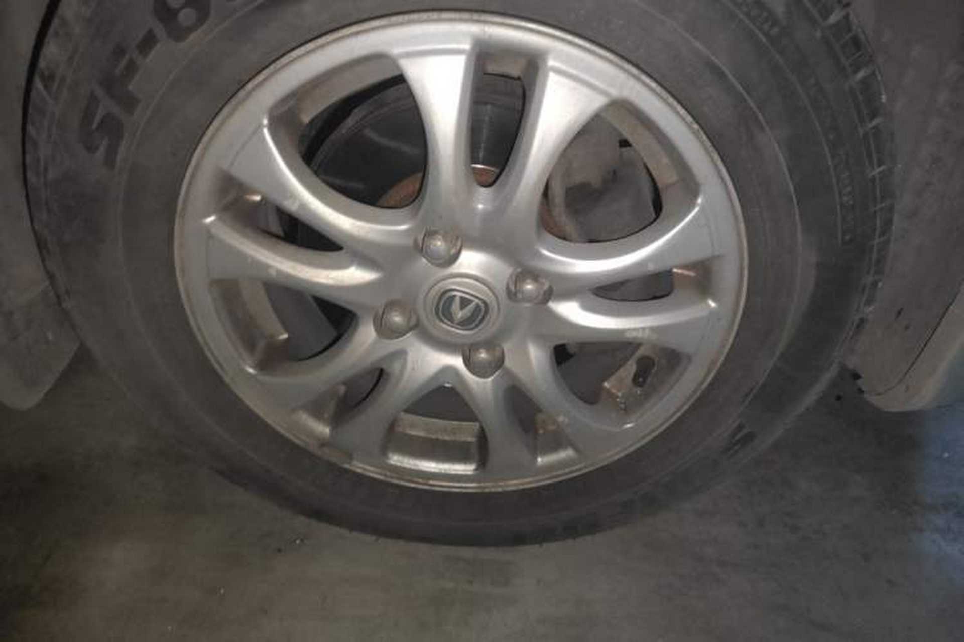 Used CHANGAN Alsvin 2012 Sedan 1.5L Manual Comfort Model Right Front Wheel Hub
