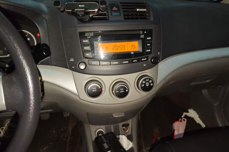Used CHANGAN Alsvin 2012 Sedan 1.5L Manual Luxury Model Audio And AC Panel
