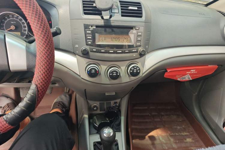 Used CHANGAN Alsvin 2012 Sedan 1.5L Manual Luxury Model Audio And AC Panel