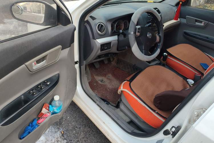 Used CHANGAN Alsvin 2012 Sedan 1.5L Manual Luxury Model Driver Seat