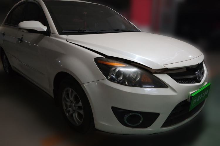 Used CHANGAN Alsvin 2012 Sedan 1.5L Manual Luxury Model Front Right 45 Deg