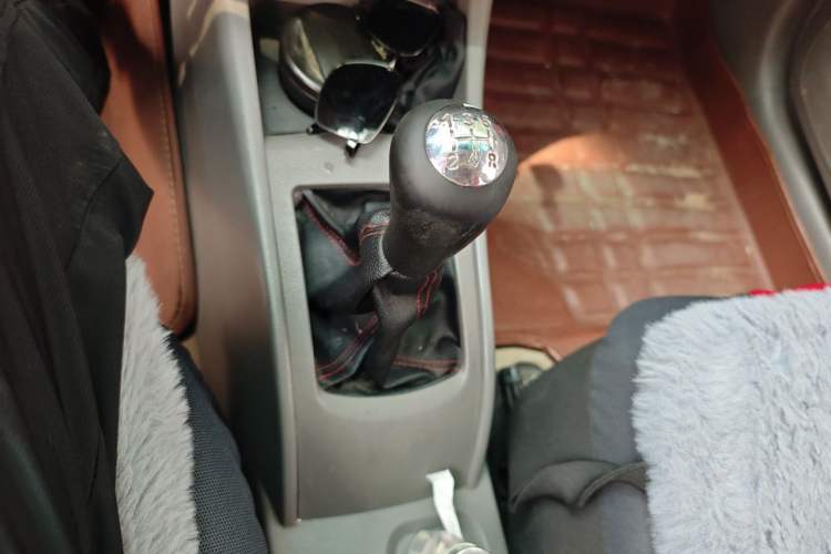 Used CHANGAN Alsvin 2012 Sedan 1.5L Manual Luxury Model Gear Lever
