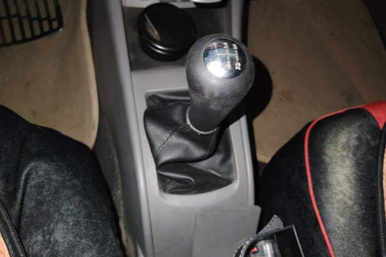 Used CHANGAN Alsvin 2012 Sedan 1.5L Manual Luxury Model Gear Lever