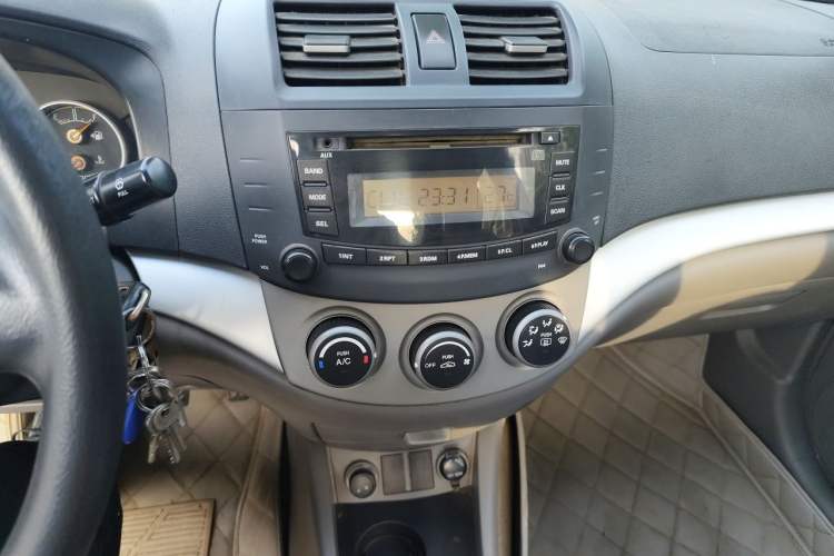 Used CHANGAN Alsvin 2012 Sedan 1.5L Manual Luxury Model Audio And AC Panel