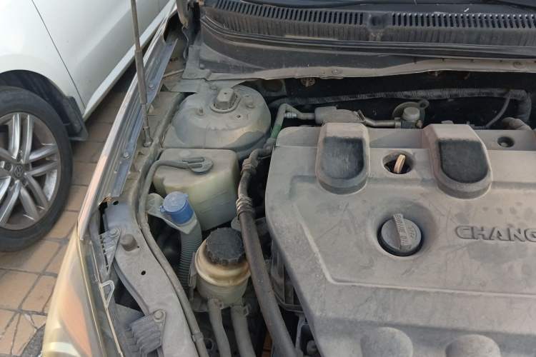 Used CHANGAN Alsvin 2012 Sedan 1.5L Manual Luxury Model Engine Bay Right