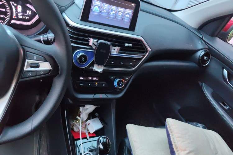 Used CHANGAN Alsvin 2018 1.5L DCT Luxury Model China V Standard Audio And AC Panel