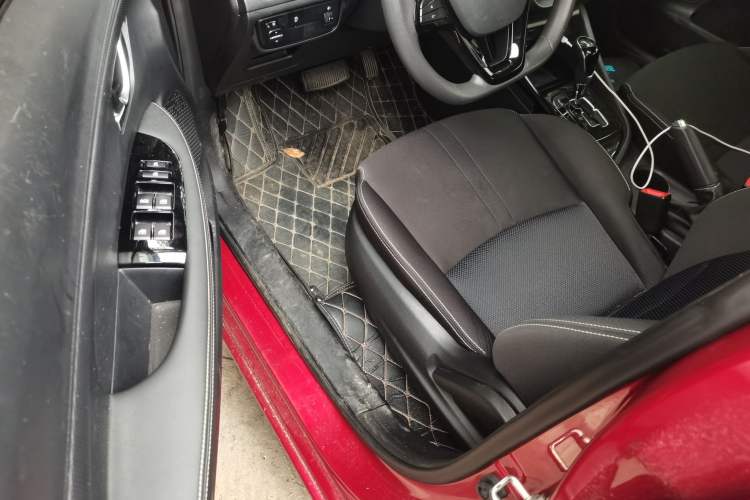 Used CHANGAN Alsvin 2018 1.5L DCT Comfort Version China V Standard Driver Seat