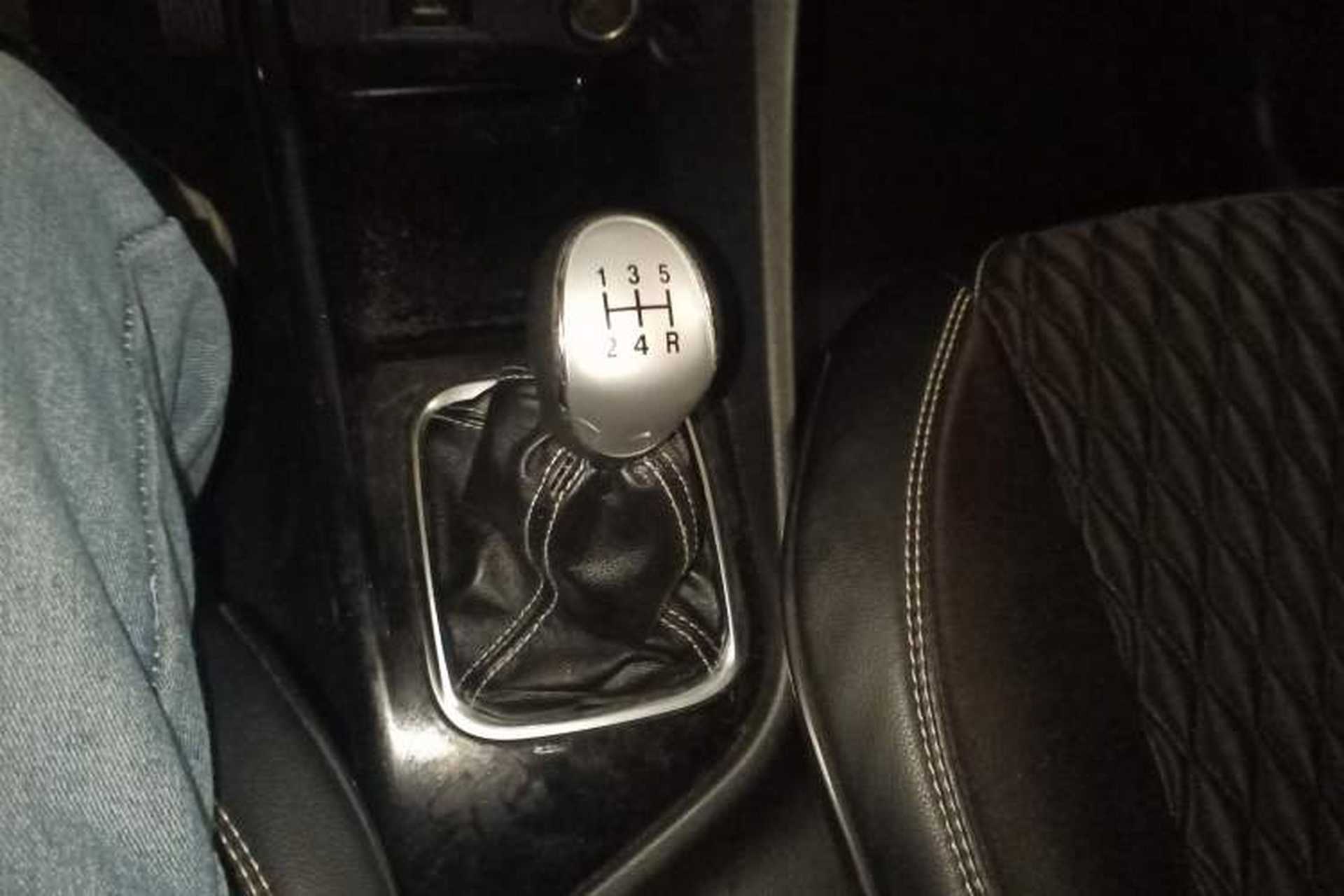 Used CHANGAN Alsvin 2018 1.4L Manual Comfort Model China V Standard Gear Lever