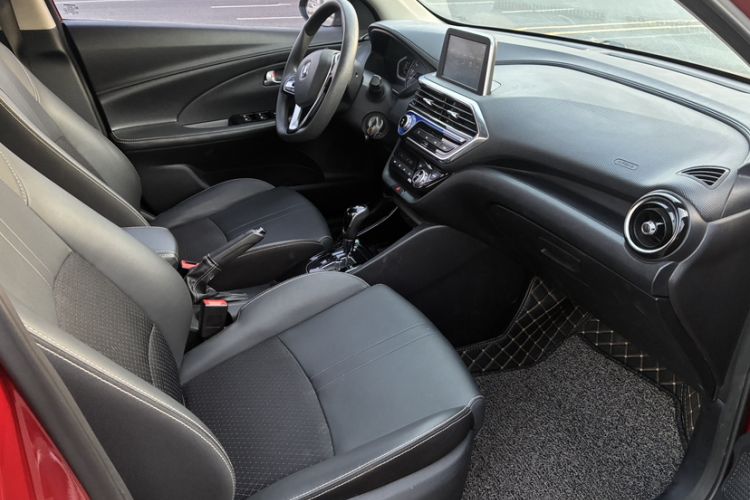 Used CHANGAN Alsvin 2018 1.5L DCT Prestige Model China V Standard Interior 4