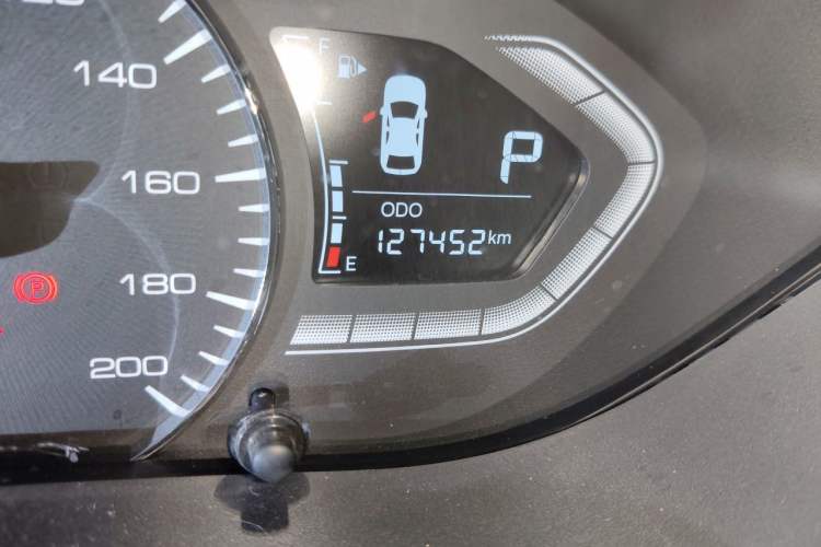 Used CHANGAN Alsvin 2018 1.5L DCT Prestige Model China V Standard Odometer Close Up