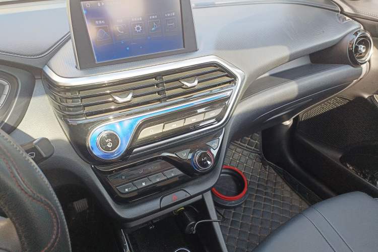 Used CHANGAN Alsvin 2018 1.5L DCT Prestige Model China V Standard Audio And AC Panel