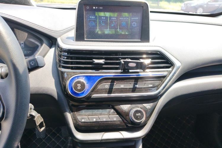 Used CHANGAN Alsvin 2018 1.4L Manual Comfort Model China V Standard Audio And AC Panel