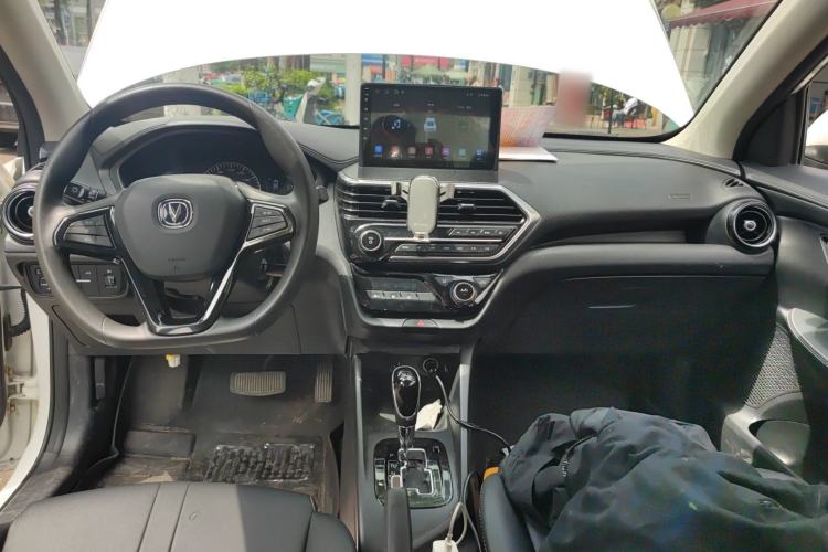 Used CHANGAN Alsvin 2018 1.5L DCT Comfort Version China V Standard Center Console