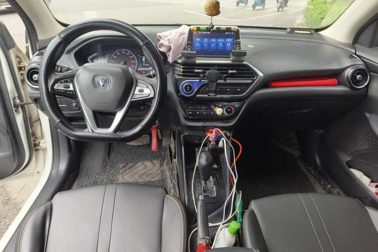 Used CHANGAN Alsvin 2018 1.5L DCT Prestige Model China V Standard Center Console