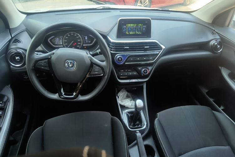 Used CHANGAN Alsvin 2018 1.4L Manual Comfort Model China V Standard Center Console