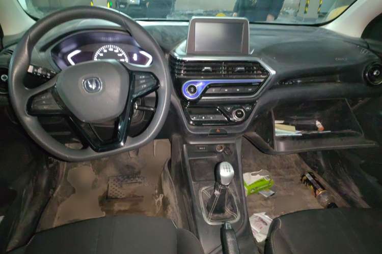 Used CHANGAN Alsvin 2018 1.4L Manual Comfort Model China V Standard Center Console