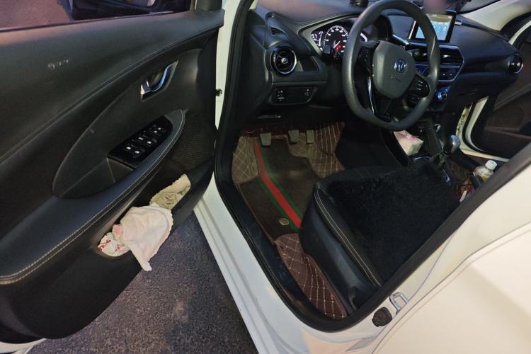 Used CHANGAN Alsvin 2018 1.4L Manual Luxury Model China V Standard Driver Seat