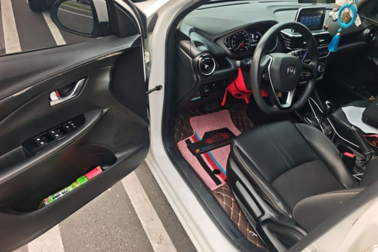 Used CHANGAN Alsvin 2018 1.5L DCT Luxury Model China V Standard Driver Seat