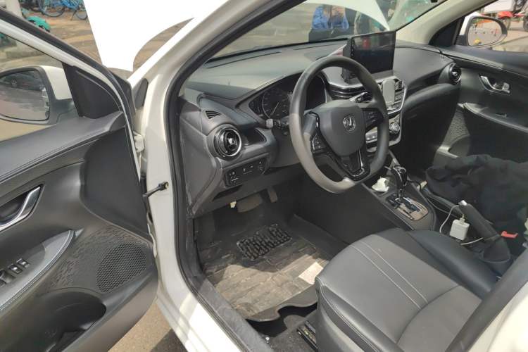 Used CHANGAN Alsvin 2018 1.5L DCT Comfort Version China V Standard Driver Seat