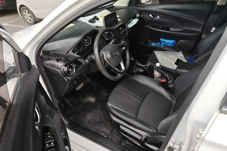 Used CHANGAN Alsvin 2018 1.5L DCT Luxury Model China V Standard Driver Seat