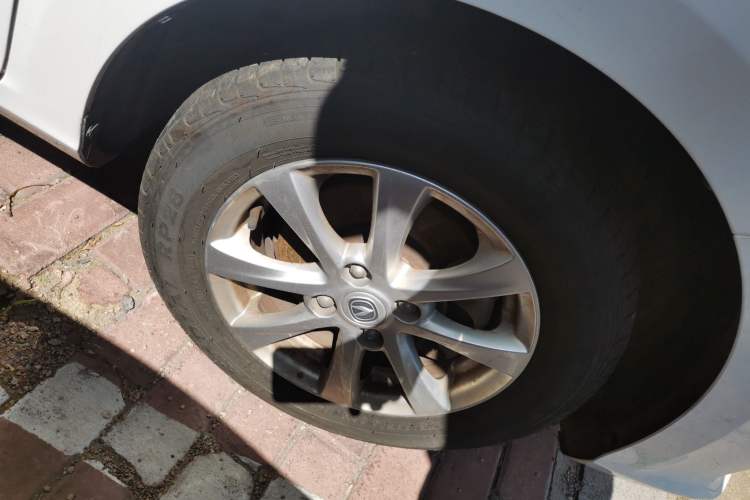 Used CHANGAN Alsvin 2018 1.4L Manual Comfort Model China V Standard Exterior 1