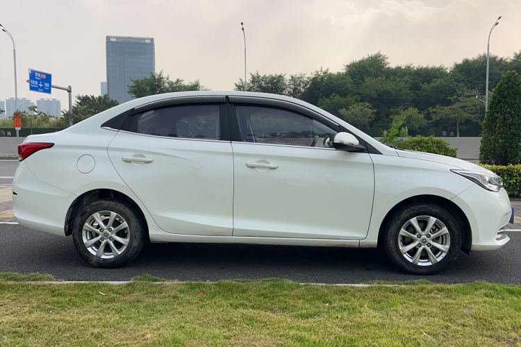 Used CHANGAN Alsvin 2018 1.5L DCT Luxury Model China V Standard Exterior 2