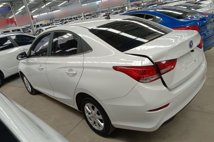 Used CHANGAN Alsvin 2018 1.4L Manual Luxury Model China V Standard Exterior 3