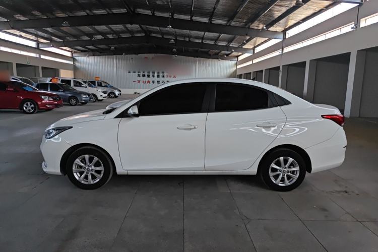 Used CHANGAN Alsvin 2018 1.5L DCT Luxury Model China V Standard Exterior 3