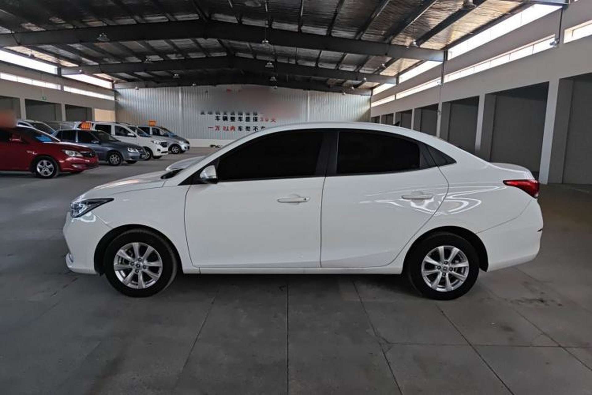 Used CHANGAN Alsvin 2018 1.5L DCT Luxury Model China V Standard Exterior 3