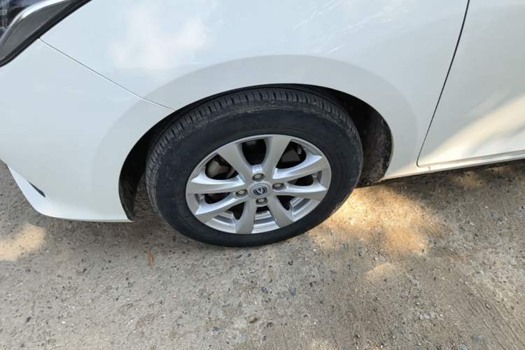 Used CHANGAN Alsvin 2018 1.4L Manual Comfort Model China V Standard Exterior 4