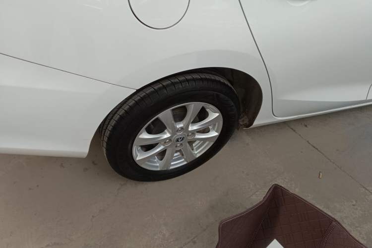 Used CHANGAN Alsvin 2018 1.4L Manual Luxury Model China V Standard Exterior 8