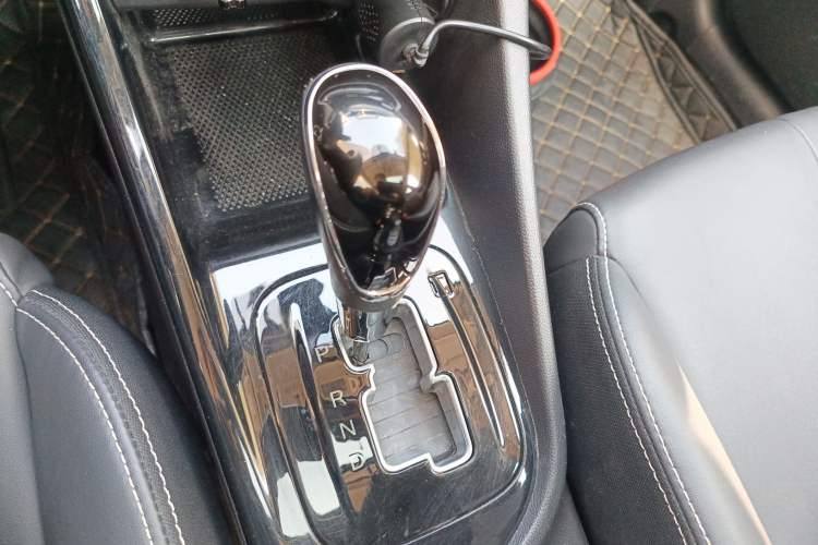 Used CHANGAN Alsvin 2018 1.5L DCT Prestige Model China V Standard Gear Lever
