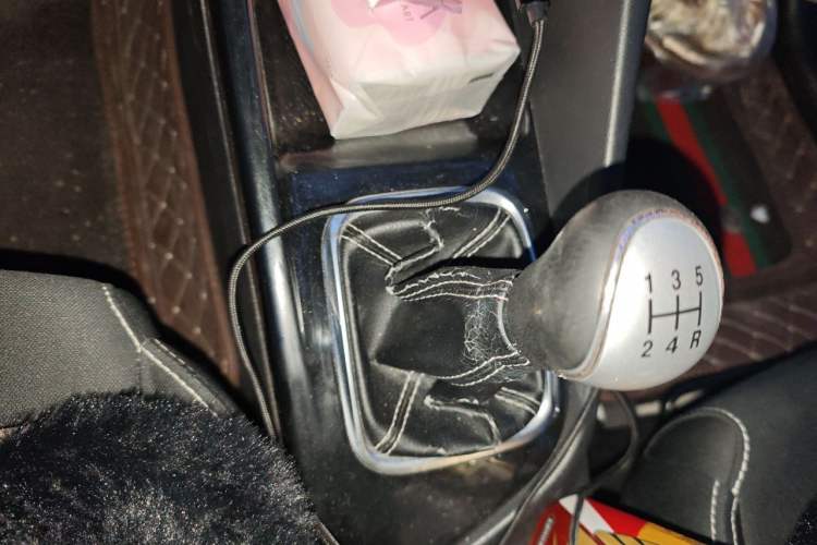 Used CHANGAN Alsvin 2018 1.4L Manual Luxury Model China V Standard Gear Lever