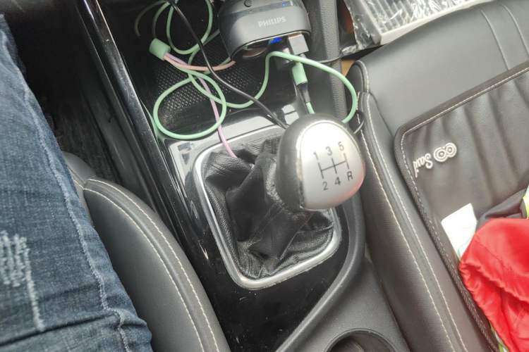 Used CHANGAN Alsvin 2018 1.4L Manual Luxury Model China V Standard Gear Lever