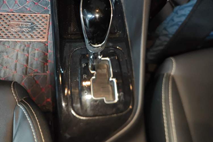 Used CHANGAN Alsvin 2018 1.5L DCT Luxury Model China V Standard Gear Lever