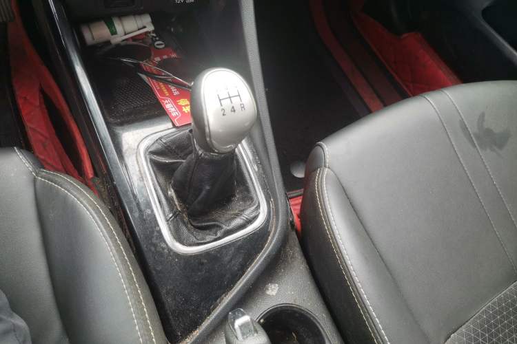 Used CHANGAN Alsvin 2018 1.4L Manual Luxury Model China V Standard Gear Lever
