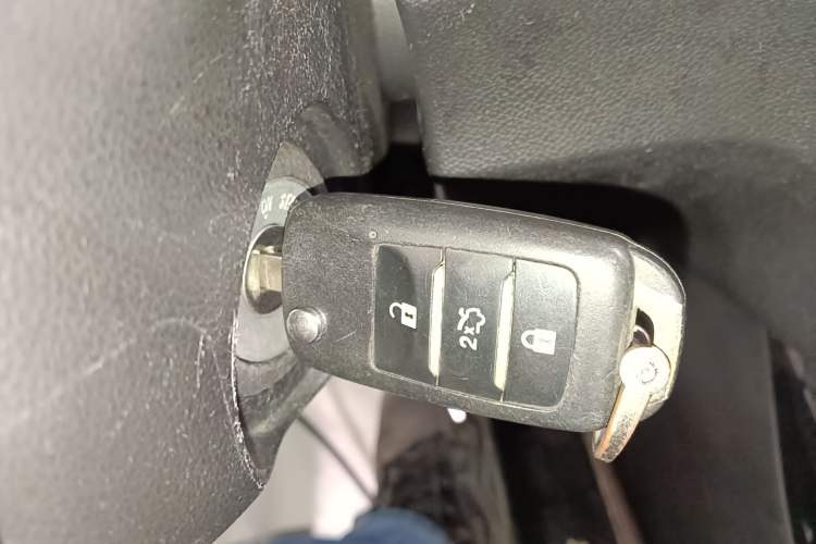 Used CHANGAN Alsvin 2018 1.4L Manual Luxury Model China V Standard Interior 1