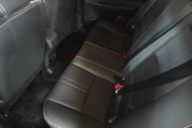 Used CHANGAN Alsvin 2018 1.5L DCT Luxury Model China V Standard Interior 4
