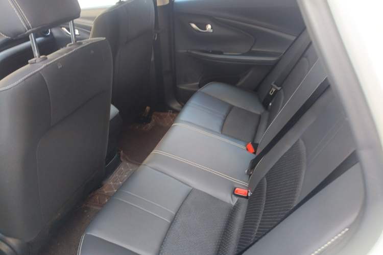 Used CHANGAN Alsvin 2018 1.5L DCT Luxury Model China V Standard Interior 4