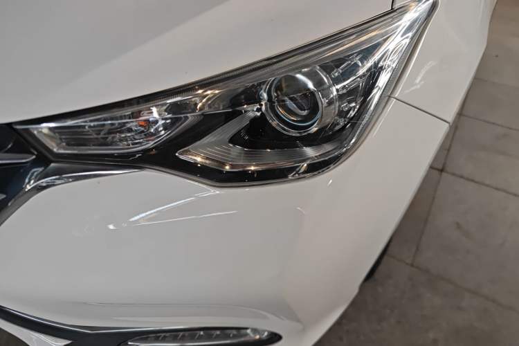 Used CHANGAN Alsvin 2018 1.5L DCT Luxury Model China V Standard Left Front Headlight