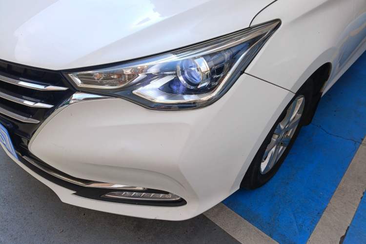 Used CHANGAN Alsvin 2018 1.5L DCT Luxury Model China V Standard Left Front Headlight