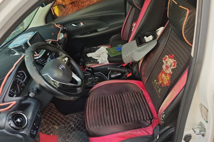 Used CHANGAN Alsvin 2018 1.5L DCT Prestige Model China V Standard Left Front Seat