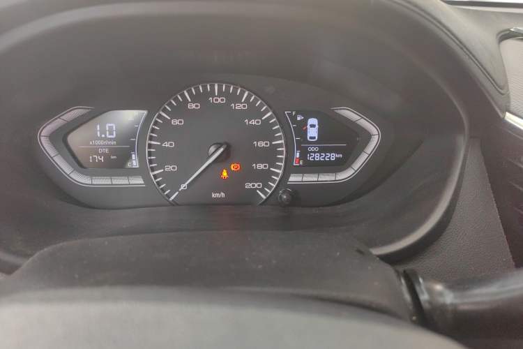 Used CHANGAN Alsvin 2018 1.4L Manual Comfort Model China V Standard Odometer Close Up