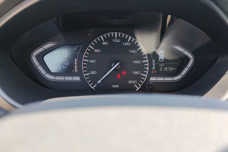 Used CHANGAN Alsvin 2018 1.4L Manual Comfort Model China V Standard Odometer Close Up