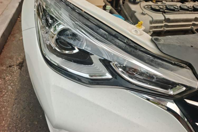 Used CHANGAN Alsvin 2018 1.5L DCT Luxury Model China V Standard Right Front Headlight