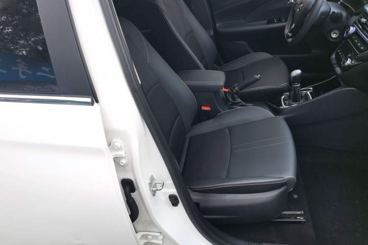 Used CHANGAN Alsvin 2018 1.4L Manual Luxury Model China V Standard Right Front Seat